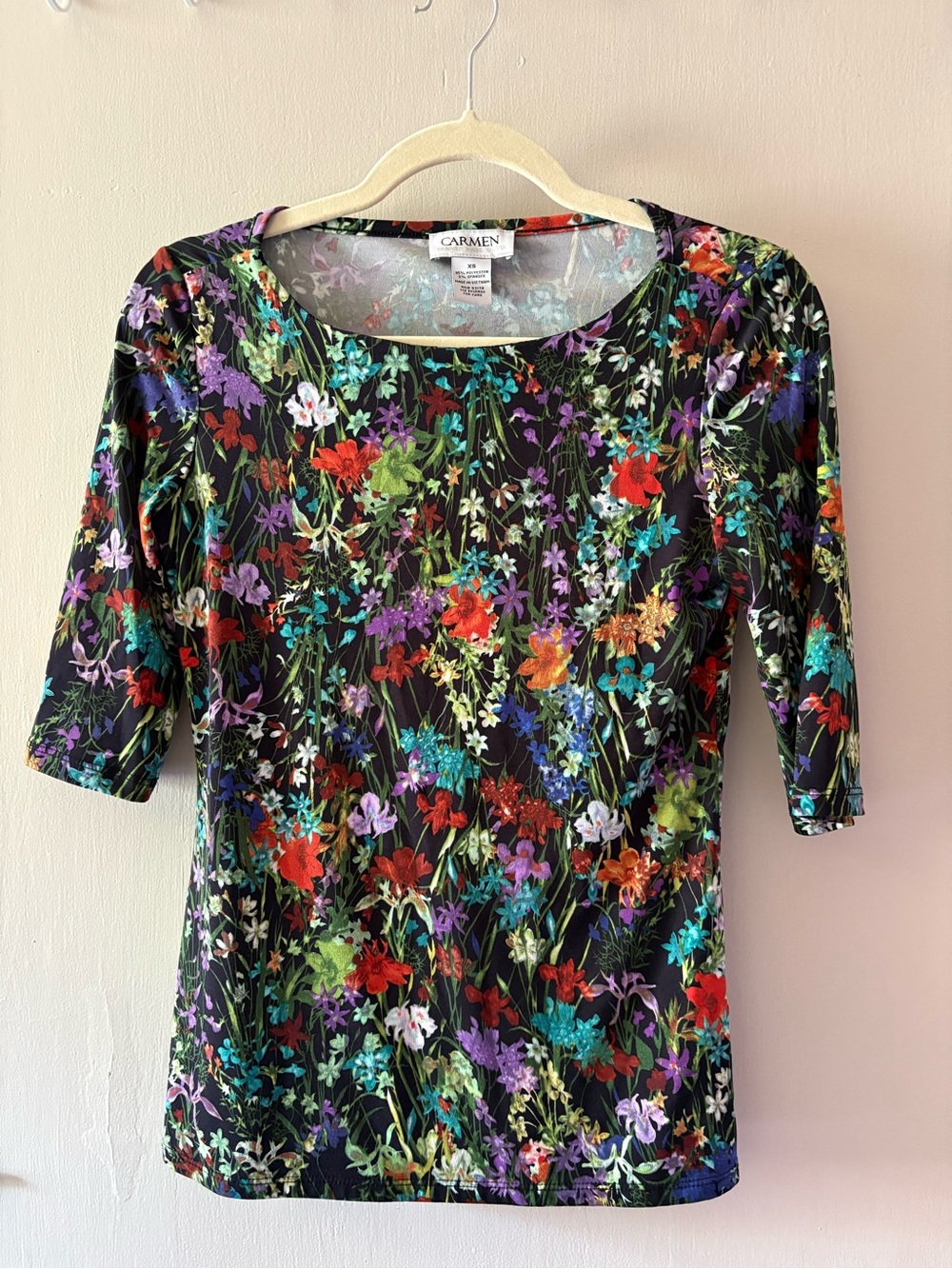 Carmen Marc Valvo Black Floral Scoop-Neck Short Sleeve Top